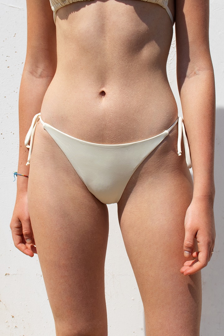 Low waist bikini bottom