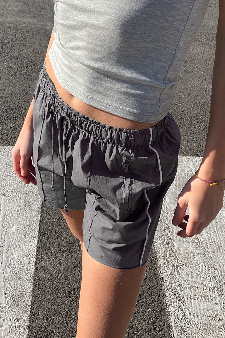 Shorts cucitura laterale