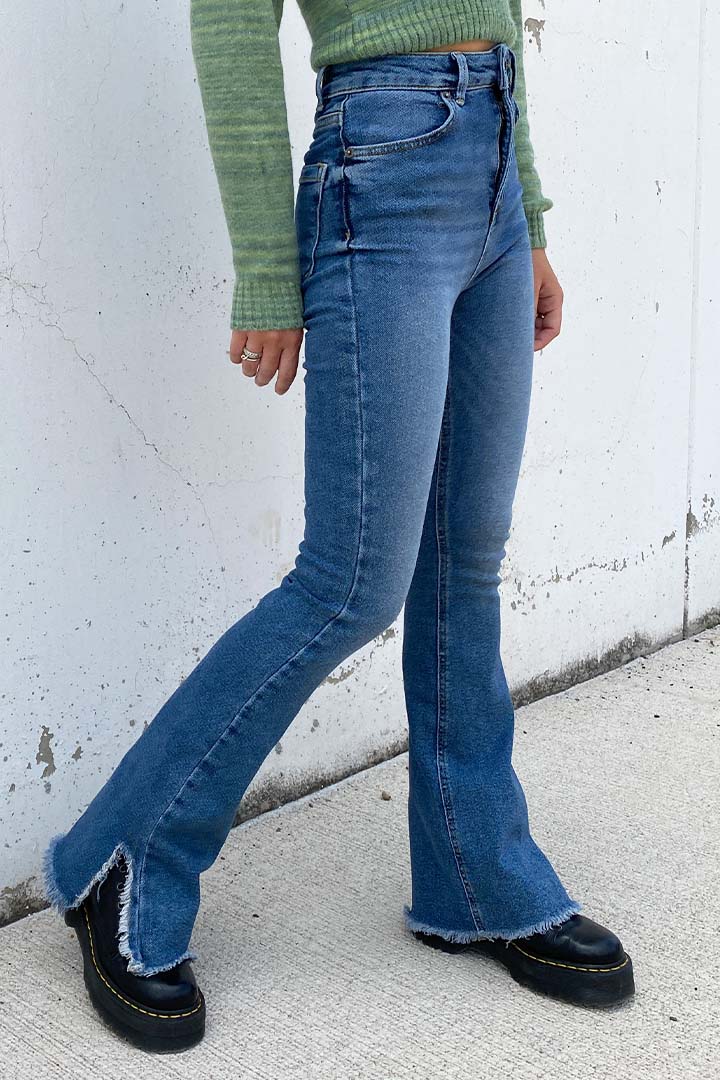 Jeans flare side slit